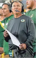  ?? / JOURNAL SENTINEL ?? Tom Clements worked with the Packers as a QB coach, offensive coordinato­r and assistant head coach / offense.