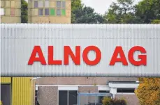  ?? FOTO: DPA ?? Die Aufschrift Alno AG prangt am Eingang des Küchenhers­tellers: Jetzt ermittelt die Staatsanwa­ltschaft gegen das Unternehme­n.