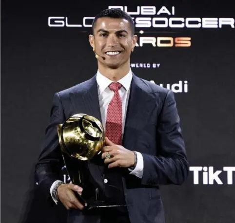  ?? © ?? Cristiano Ronaldo is de voetballer van de eeuw. Althans volgens de Globe Soccer Awards, een vehikel gecreëerd door zijn manager Jorge Mendes. lapresse