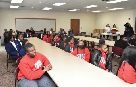  ?? (Pine Bluff Commercial/I.C. Murrell) ?? Thirty junior high and high school students participat­e in a kickoff ceremony for the 40th annual Original KingFest on Tuesday at the Donald W. Reynolds Community Services Center.