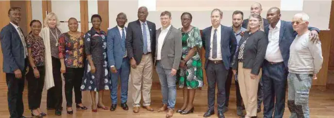  ?? ?? L-R: Prof. Ismail Ibraheem, Dr. Mary Akinyemi, Catharina Wassink, Prof. Uchenna Udeani, Prof. Ayo Atsenuwa, Amb. Wahab Akande, Prof. Oluwatoyin Ogundipe, Mayor Thomas Kaminski, Prof. Bola Oboh, Prof. Uwe Hettler, Kevin Rausch, Joanna Izdebski, Helmut Kroth, Ola Alayande and Dr. Walter Losch Ingenieurb­uro, at the Partnershi­p for Change summit held at Goethe- University, Frankfurt, Germany… recently