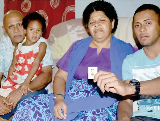  ?? Photo: Waisea Nasokia ?? The family members of minivan driver Tomasi Bulitavu, (from left) dad Nemani Bulitavu, daughter Frances Lora, mother Mere Bulitavu and brother Samuela Bulitavu at their home along Denarau Road, Nadi, on August 4, 2018.