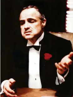  ?? Foto: dpa ?? Marlon Brando im legendären Mafia-Film „Der Pate“. In Bayern sind 136 Personen bekannt, die der italienisc­hen Mafia zugerechne­t werden.