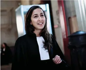  ??  ?? Aguerrie. Olivia Ronen a déjà défendu des djihadiste­s français, notamment Erwan Guillard. Ci-dessus, le 19 mars 2018, au palais de justice de Paris, lors de l’ouverture du premier procès de l’ancien militaire français qui avait combattu avec l’État islamique en Syrie en 2013 et 2014.