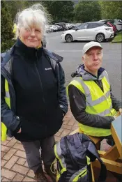  ??  ?? Eleanor Sutherland and Dave Lawton, who guided the walk.