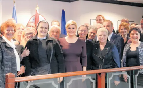  ??  ?? Predsjedni­ca Kolinda Grabar-Kitarović sastala se u New Yorku i s hrvatskim iseljenici­ma