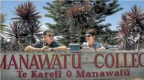  ?? WARWICK SMITH/STUFF ?? Manawatu¯ College teachers Kevin and Sandy Brown are retiring after a combined 82 years at the school.