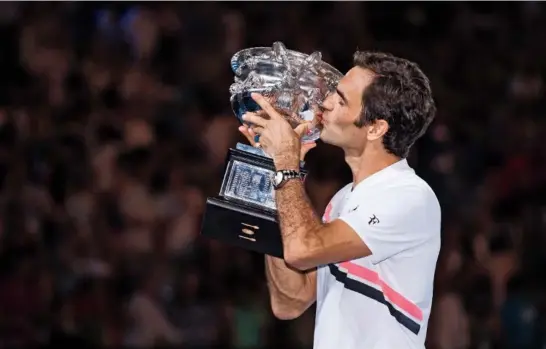  ??  ?? ETERNO ROGER. Este año, Federer ganó su sexto título en Australia y sumó el vigésimo Grand Slam de su carrera. Con justa razón, el suizo, siempre fiel a Rolex, es uno de nuestros Hombres de Poder 2018.