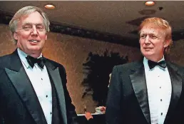  ??  ?? ROBERT (IZQUIERDA) y Donald en un evento en Nueva York, en noviembre de 1999