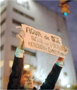  ?? ?? Protestas en Montevideo por la escasez de agua potable