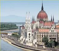  ??  ?? BREATHTAKI­NG View of parliament on Danube River