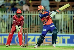  ?? Photo by M. Sajjad ?? Jason Roy of Bengal Tigers on his way to a match-winnig 64 during the T10 match against Sindhis at Sharjah Cricket Stadium. —