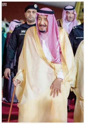  ??  ?? King Salman arrives in Riyadh after a state visit to Russia, on Monday. (SPA)