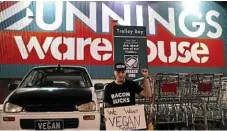  ?? PHOTO: CONTRIBUTE­D ?? EQUALITY: Josh Huggett is calling on Bunnings Warehouse to introduce vegan sausages.