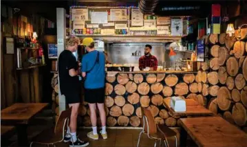  ??  ?? Burger Shack har 13 restaurant­er rundtomkri­ng i landet. Arkivfoto: Joachim Ladefoged