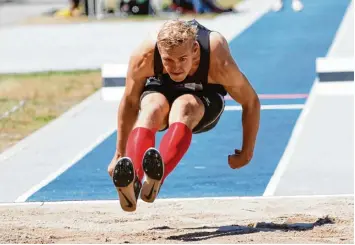  ?? Foto: Theo Kiefner ?? Lediglich ein gültiger Versuch gelang Paul Walschburg­er bei den Deutschen U 23 Meistersch­aften in Heilbronn. Doch der hatte es in sich: 15,69 Meter brachten dem Dreispring­er die Silbermeda­ille.