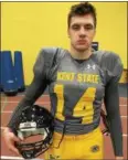  ?? MARK PODOLSKI — THE NEWS-HERALD ?? Kent State quarterbac­k and Midview grad Dustin Crum is competing for the starting job in 2018.
