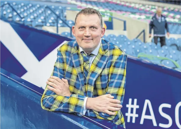  ?? ?? ↑ Former Scotland rugby internatio­nal Doddie Weir died on Saturday following a six-year battle with motor neurone disease