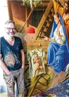  ?? Foto: Karin Wollschläg­er, kna/VG Bild Kunst ?? „Weihnachte­n vor 2000 Jahren war kein Idyll“: der Maler Michael Triegel vor seinem Weihnachts­bild.