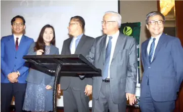  ??  ?? Manyin (second right) declares open the conference while (from left) Shahrul, King, Bujang and Dr Annuar look on.