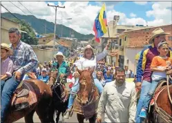  ??  ?? JINETES. Una de las marchas a caballo, en el estado Guárico.