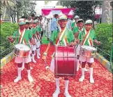  ?? HT ?? ▪ Children of primary school Gulriha in Harak block of Barabanki district performing at an event.