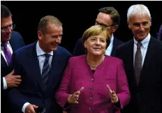  ??  ?? TOBIAS SCHWARZ | AFP Chanceler Angela Merkel tem forte apoio entre os eleitores