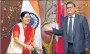  ?? PTI ?? Sushma Swaraj with Krishna Mahara, Nepal’s deputy PM.