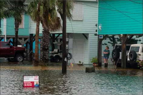  ?? CORPUS CHRISTI CALLER-TIMES VIA AP
COURTNEY SACCO/ ?? A flooded streets in Rockport, Texas, as Tropical Storm Beta approaches on Monday.