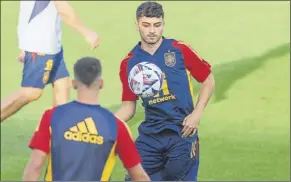  ?? Foto: efe ?? El azulgrana Pedri, en el entrenamie­nto ayer de la Roja en la Ciudad del fútbol