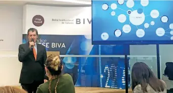  ??  ?? Santiago Urquiza dijo que el FTSE BIVA es un esfuerzo por promociona­r más empresas en el extranjero.