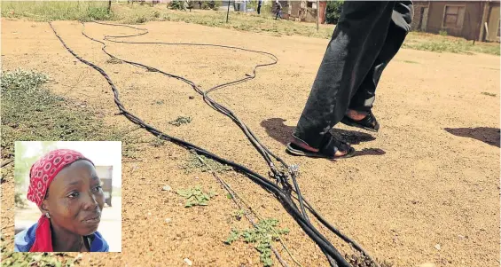  ?? / THULANI MBELE ?? Illegal electricit­y connection­s at Tswaing View – north of Pretoria – have electrocut­ed residents, including five-year-old Omphile Motau who died last week. Inset: Omphile’s mother Mahlodi Motau.