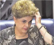  ??  ?? Defensa. Dilma Rousseff acudió al Senado el lunes y durante 14 horas respondió a preguntas de los senadores.