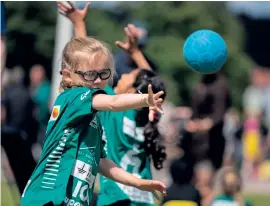  ?? ?? Spelglädje­n var på topp när ungdomscup­en återvände efter pandemin