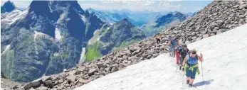  ?? FOTO: STIFTUNG LIEBENAU ?? Beim „Sozialproj­ekt Berge“müssen die Jugendlich­en Kondition und Koordinati­on haben.