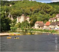  ??  ?? Que ce soit la Dordogne ou la Vézère, les deux rivières offrent multiples occasions de profiter des joies des loisirs de plein air.