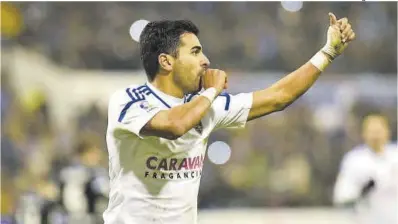  ?? Ángel de Castro ?? Ángel Rodríguez celebra un gol en su etapa en el Real Zaragoza, donde estuvo dos temporadas (2015-17).