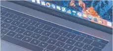  ?? FOTO: DPA ?? Das in neueren MacBooks verbaute Butterfly-Keyboard ist besonders flach, offenbar aber auch manchmal störanfäll­ig.