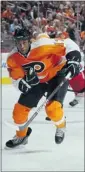  ?? Getty Images/files ?? Flyers’ winger Wayne Simmonds has faced racism from fans before, and now in the Czech Republic.