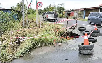  ??  ?? The Tanjung Batu Tengah Road/Hilltop that needs urgent attention.