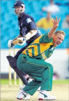  ?? Picture: Rob Griffith ?? Allan Donald appeals for the wicket of New Zealand’s Chris Cairns while playing for South Africa in a one-day internatio­nal in 2002