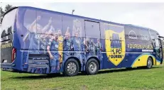  ?? FOTO: IMAGO IMAGES ?? Der 1. FC Düren darf für die Fahrt zum Pokalspiel gegen Bayern München einen Bus mit Vereinsdes­ign nutzen.