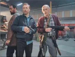  ?? GZA UIP ?? RECICLAJE. Odenkirk patea traseros al mejor estilo de John Wick.