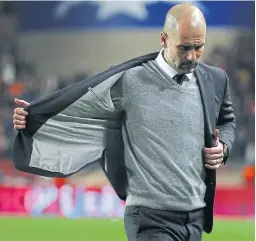  ?? ReuteRs ?? Guardiola parece pasar calor en el estadio louis ii