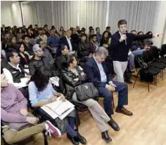  ??  ?? Estilo. El profesor Miguel Ángel Sorroche habló sobre los estilos de edificació­n española en nuestro país.