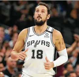  ?? Kin Man Hui / Staff photograph­er ?? Guard Marco Belinelli, who helped the Spurs win an NBA title as a reserve in 2014, averaged just 6.3 points and 15.5 minutes last season with the team.