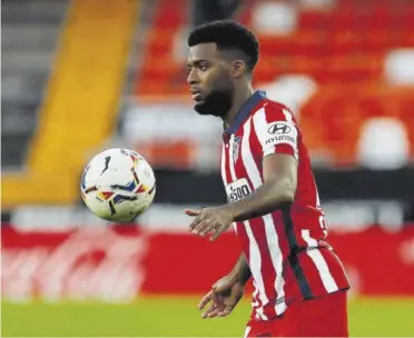  ?? // LALIGA ?? Thomas Lemar, duda para la visita del conjunto colchonero al Camp Nou, realizó trabajo específico