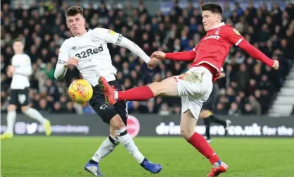  ??  ?? Joe Lolley provided the best moments for Nottingham Forest in their 0-0 draw with Derby and hit the bar in the second half. Photograph: Aaron Lupton/ProSports/Rex/Shuttersto­ck