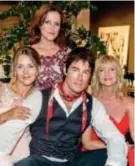  ??  ?? Ronn Moss speelt momenteel aan de zijde van Leen Dendievel, Kadèr Gürbüz en Myriam Bronzwaar in theaterstu­k Brasschaat­se Huisvrouwe­n. FOTO DBA