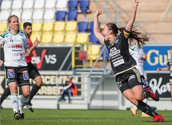  ?? Bild: ROBERT BOMAN / FALKENBERG­SBILD.SE ?? BACKARNAS AFTON. Här jublar lagkaptene­n Amanda Johansson efter att ha tryckt in 2-0-målet. Ett riktigt drömanfall från Böljan.